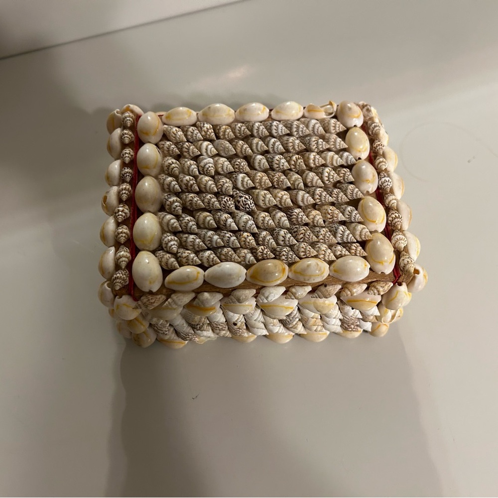 Two Shell Trinket Boxes - Picture 2 of 11